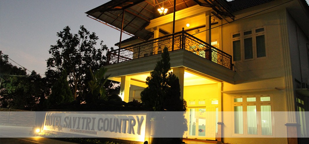 Savitri Country Hotel