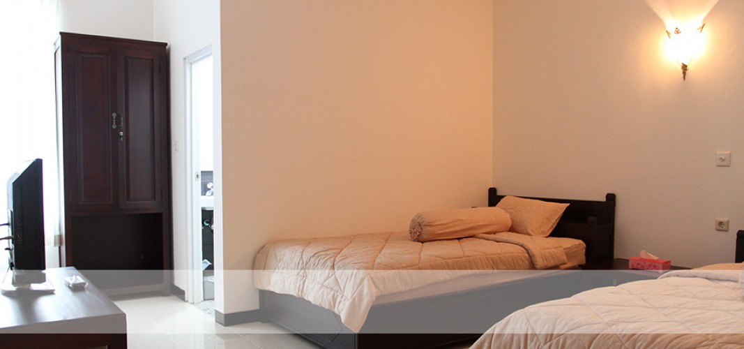 Savitri Country Hotel